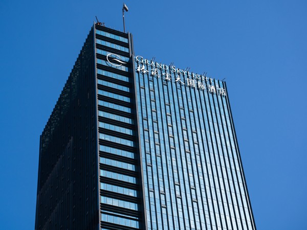 如何评估幕墙大字厂家的专业度？